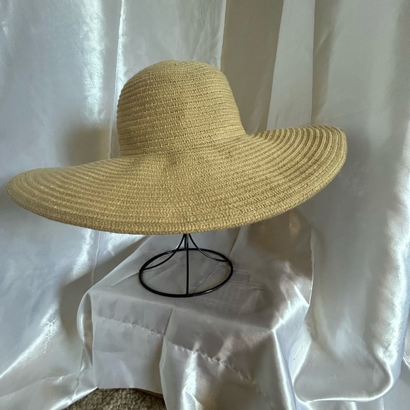 Columbia Accessories - COLUMBIA SUN HAT WO. ONE SIZE FITS MOST NATURAL STRAW LOOK CLEAN GOOD CONDITION